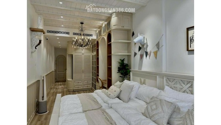 Siêu vị trí kinh doanh phố Tây Nha Trang – Nhà MT Nguyễn Thiện Thuật giá tốt